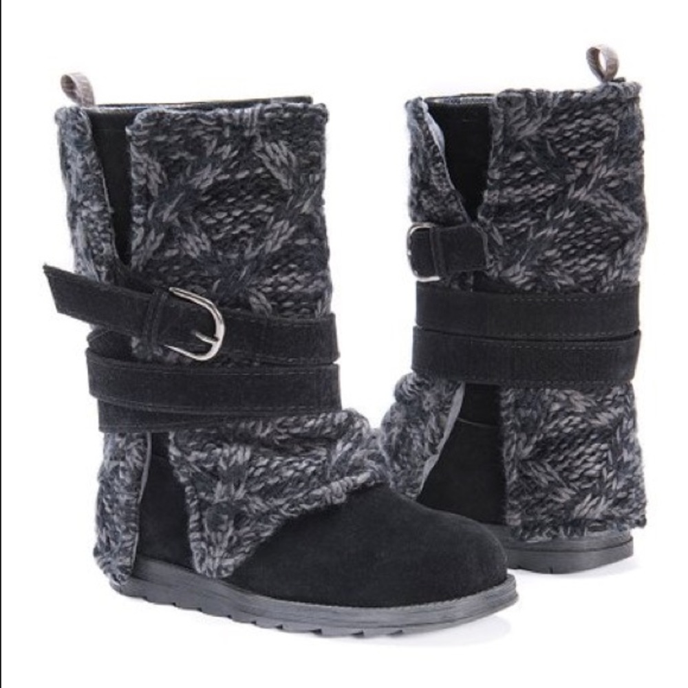 MUK LUKS BLACK BOOT. BNWT